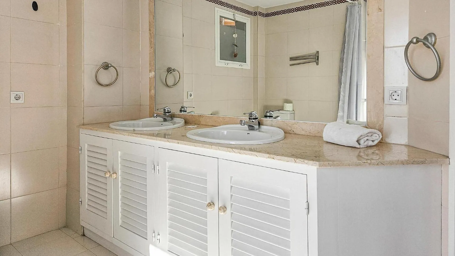 3 Bedroom Gorgeous Apartment In Calahonda Sitio de Calahonda