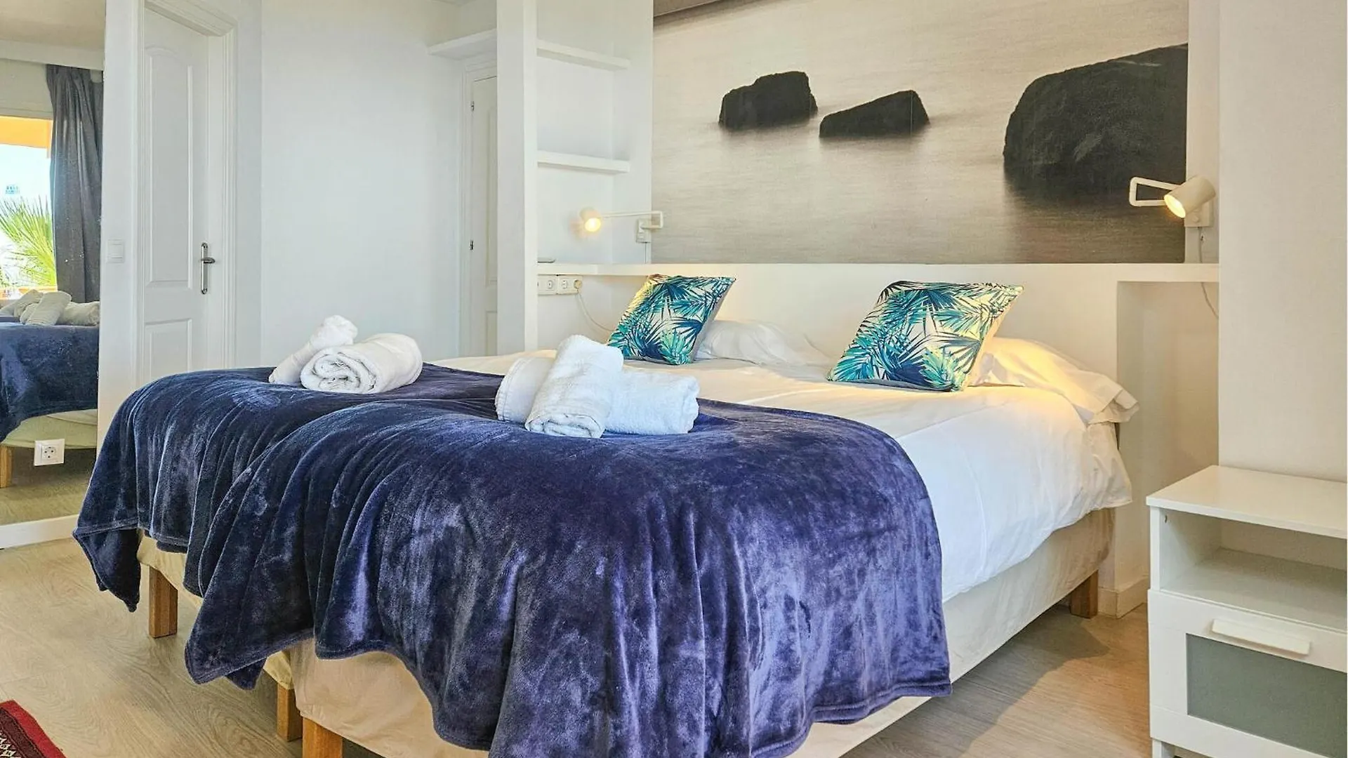 3 Bedroom Gorgeous Apartment In Calahonda Sitio de Calahonda