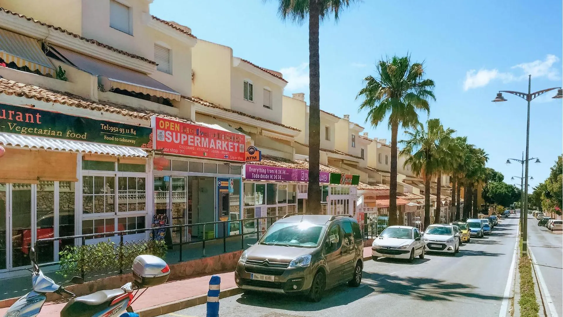 3 Bedroom Gorgeous Apartment In Calahonda Sitio de Calahonda
