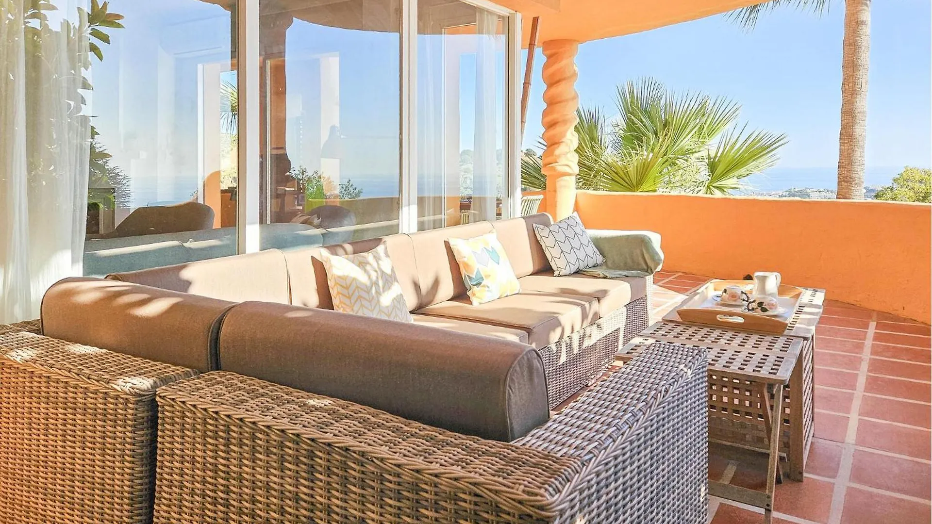 3 Bedroom Gorgeous Apartment In Calahonda Sitio de Calahonda