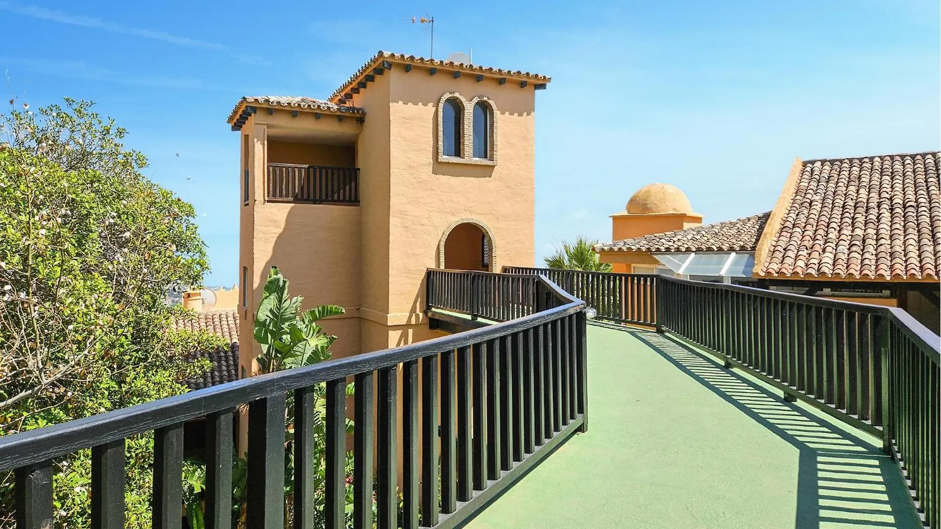 3 Bedroom Gorgeous Apartment In Calahonda Sitio de Calahonda