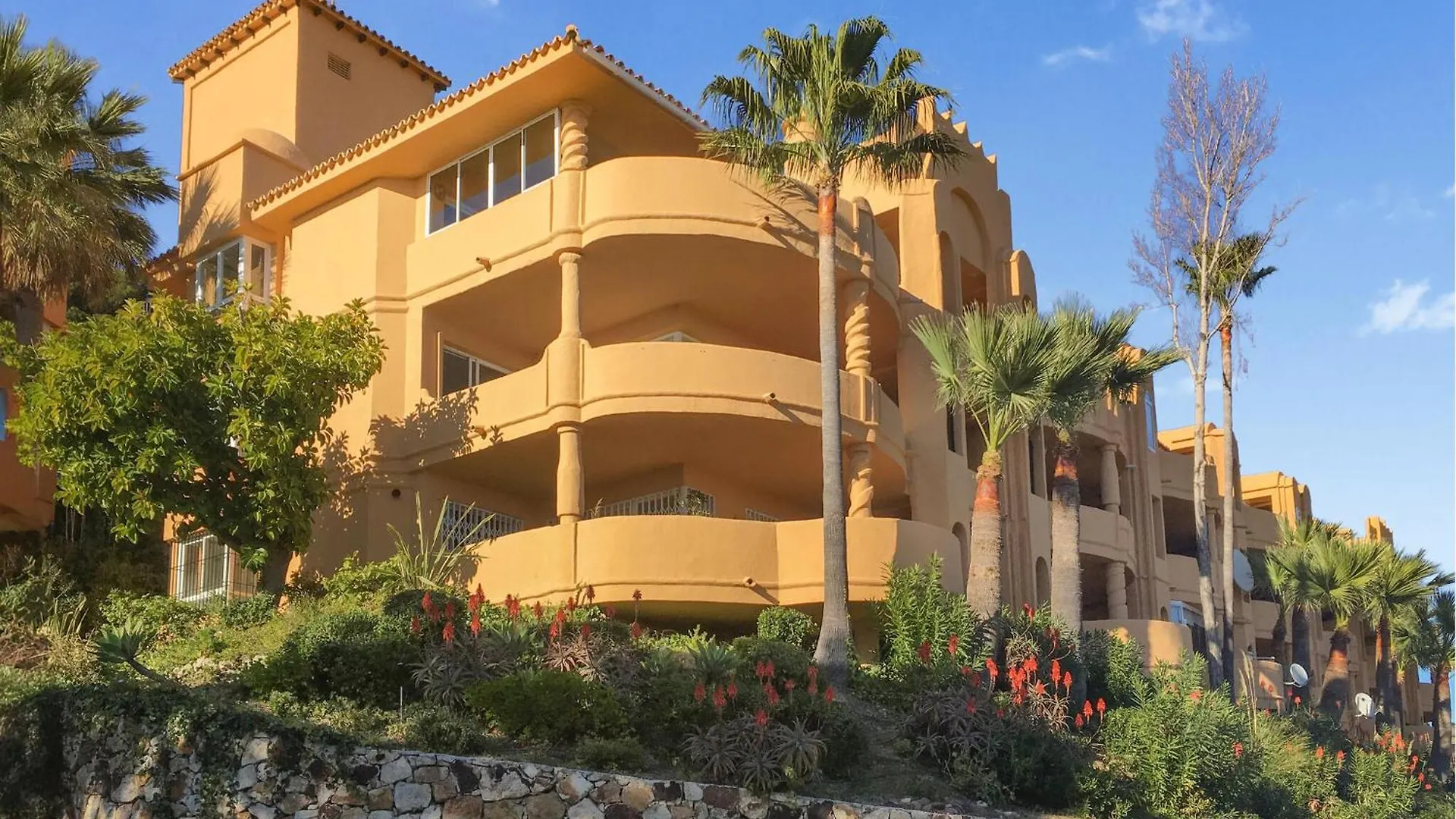 3 Bedroom Gorgeous Apartment In Calahonda Sitio de Calahonda 0*,