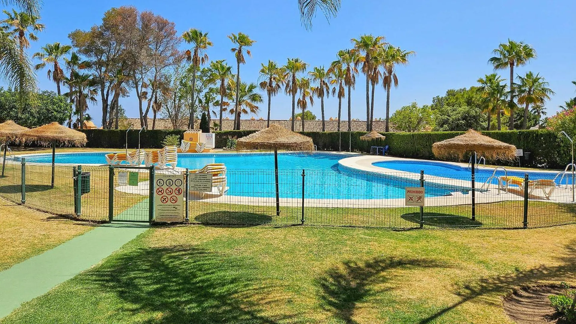 3 Bedroom Gorgeous Apartment In Calahonda Sitio de Calahonda