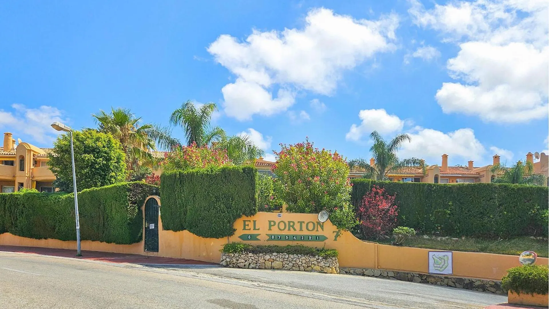 3 Bedroom Gorgeous Apartment In Calahonda Sitio de Calahonda 0*,
