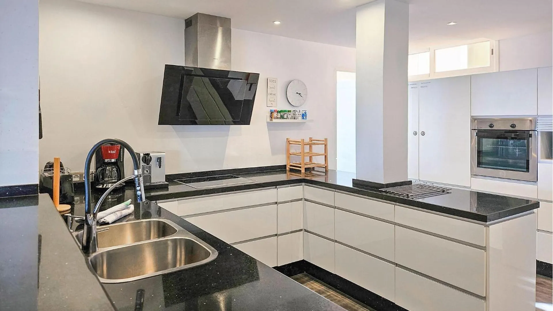 3 Bedroom Gorgeous Apartment In Calahonda Sitio de Calahonda