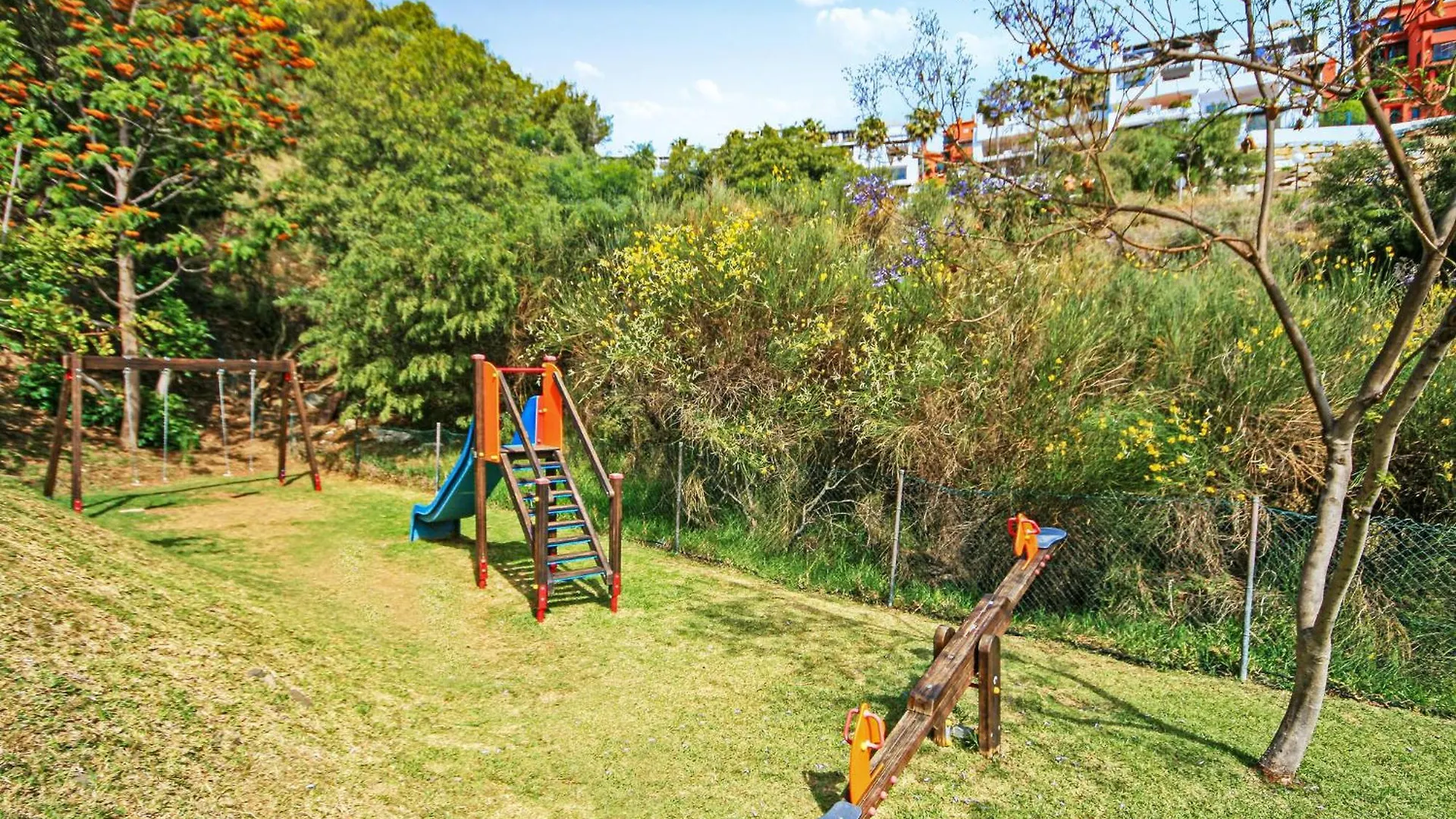 3 Bedroom Gorgeous Apartment In Calahonda Sitio de Calahonda 0*,