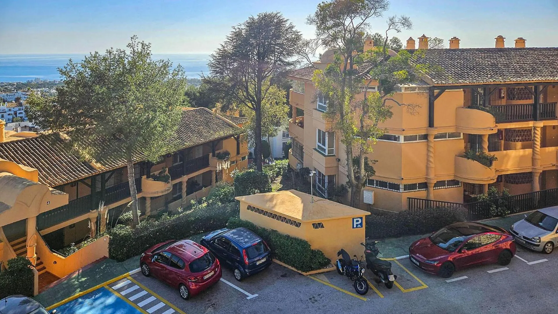 3 Bedroom Gorgeous Apartment In Calahonda Sitio de Calahonda